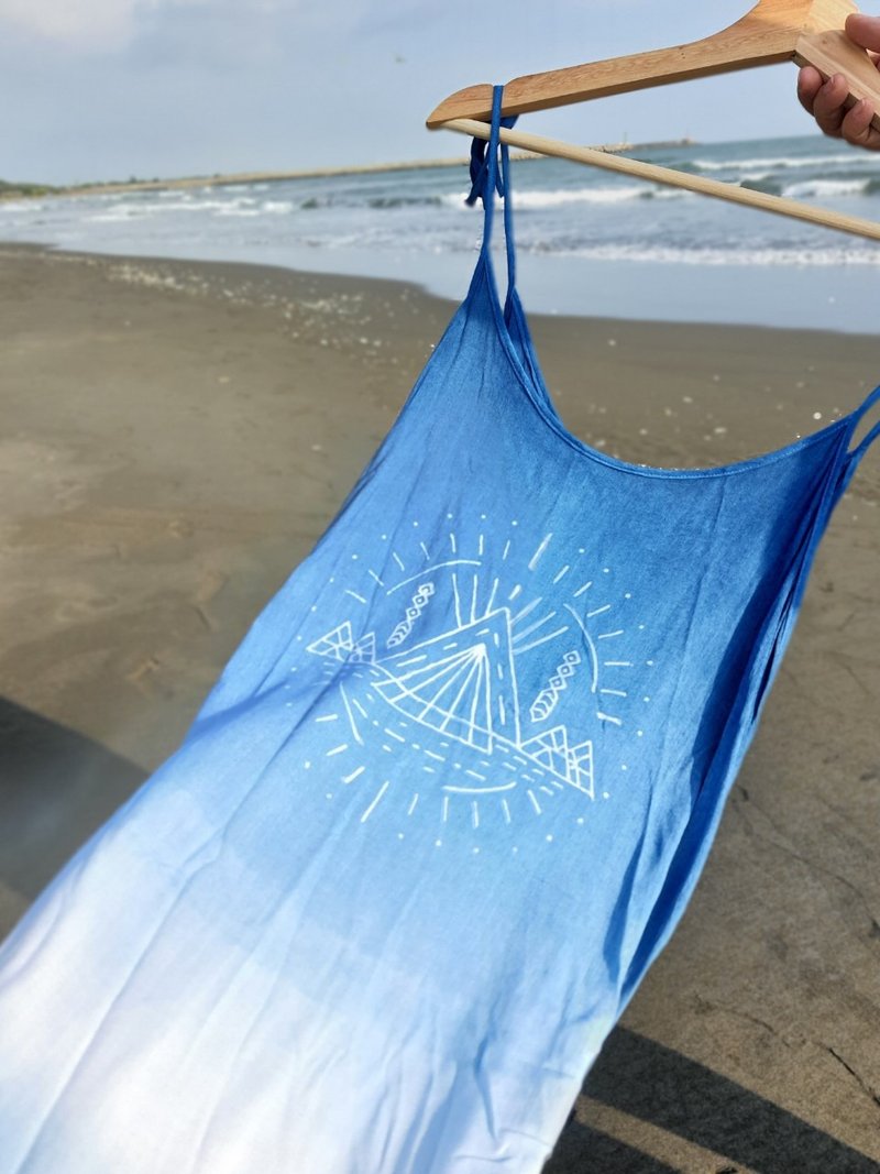 手工蓝染  旅行途中 细肩带洋装 - 洋装/连衣裙 - 棉．麻 蓝色