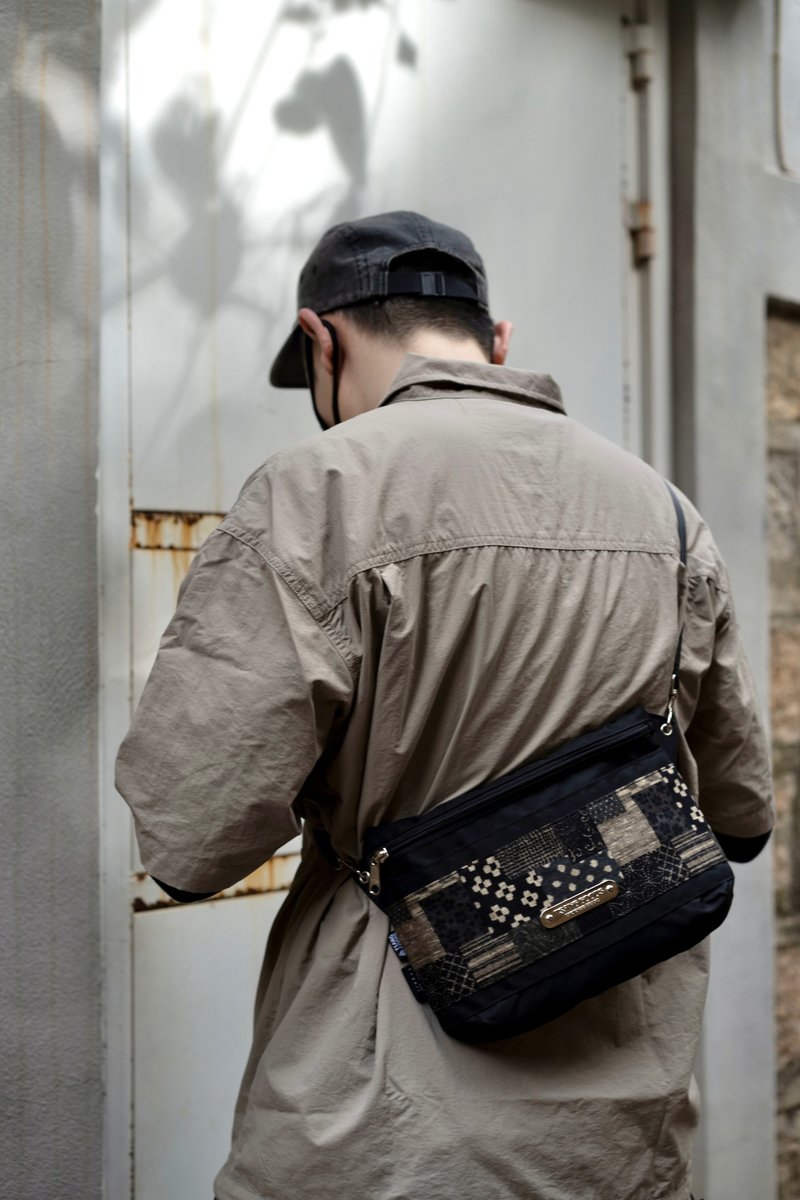 日系拼接小斜挎包 防水尼龙 - 侧背包/斜挎包 - 尼龙 黑色