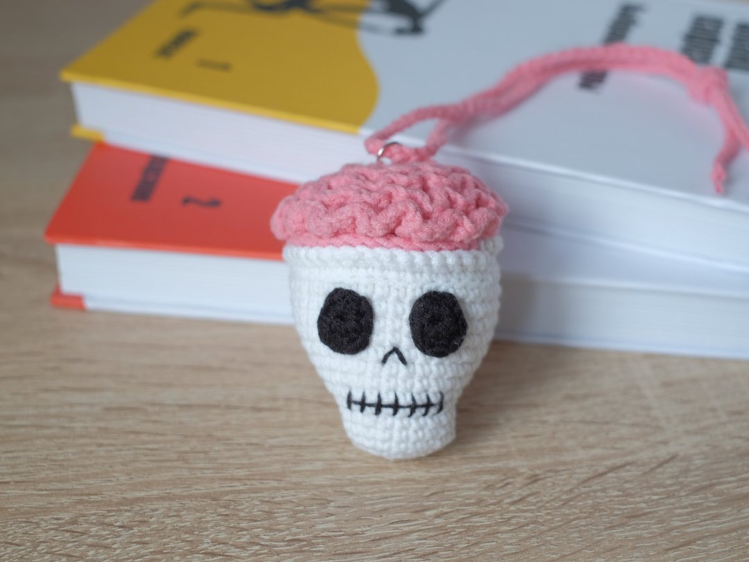Scull / Gift / keychain - 吊饰 - 绣线 白色