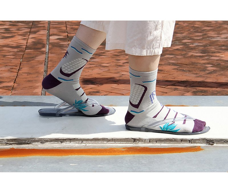 Rooftop Pool 屋顶泳池 灰紫色中筒袜 休闲袜 - 袜子 - 棉．麻 灰色