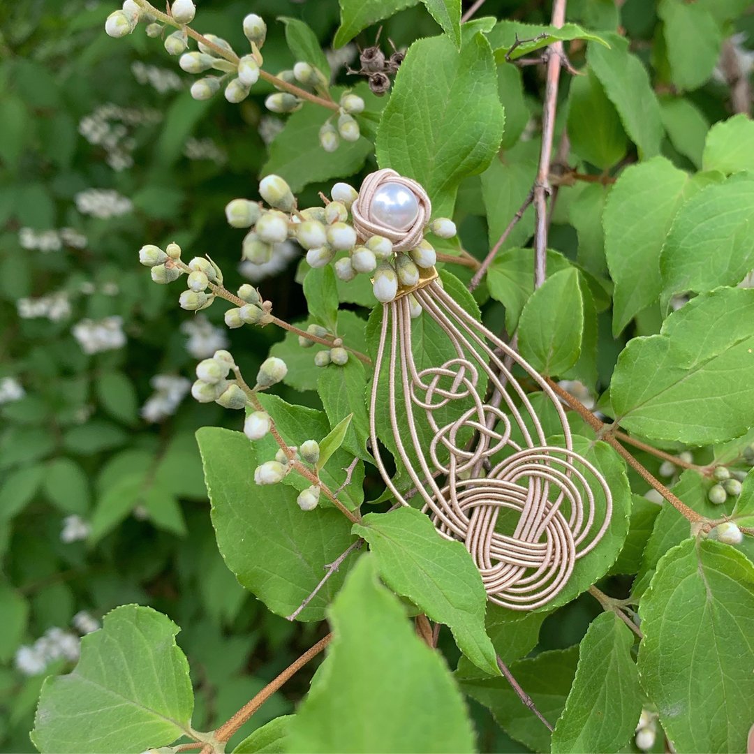 Mizuhiki Pierce 02 - Bud beige(+pearl) - 耳环/耳夹 - 其他材质 卡其色