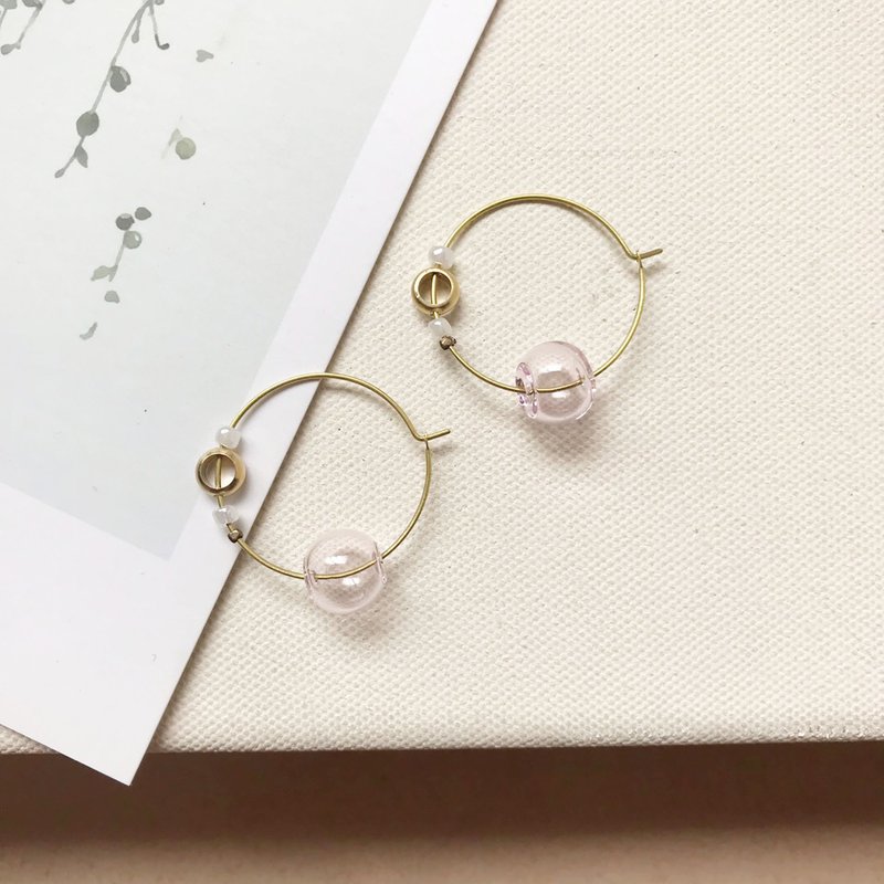 异国泡泡_黄铜耳环_耳针式 _嫩粉色 - 耳环/耳夹 - 玻璃 粉红色