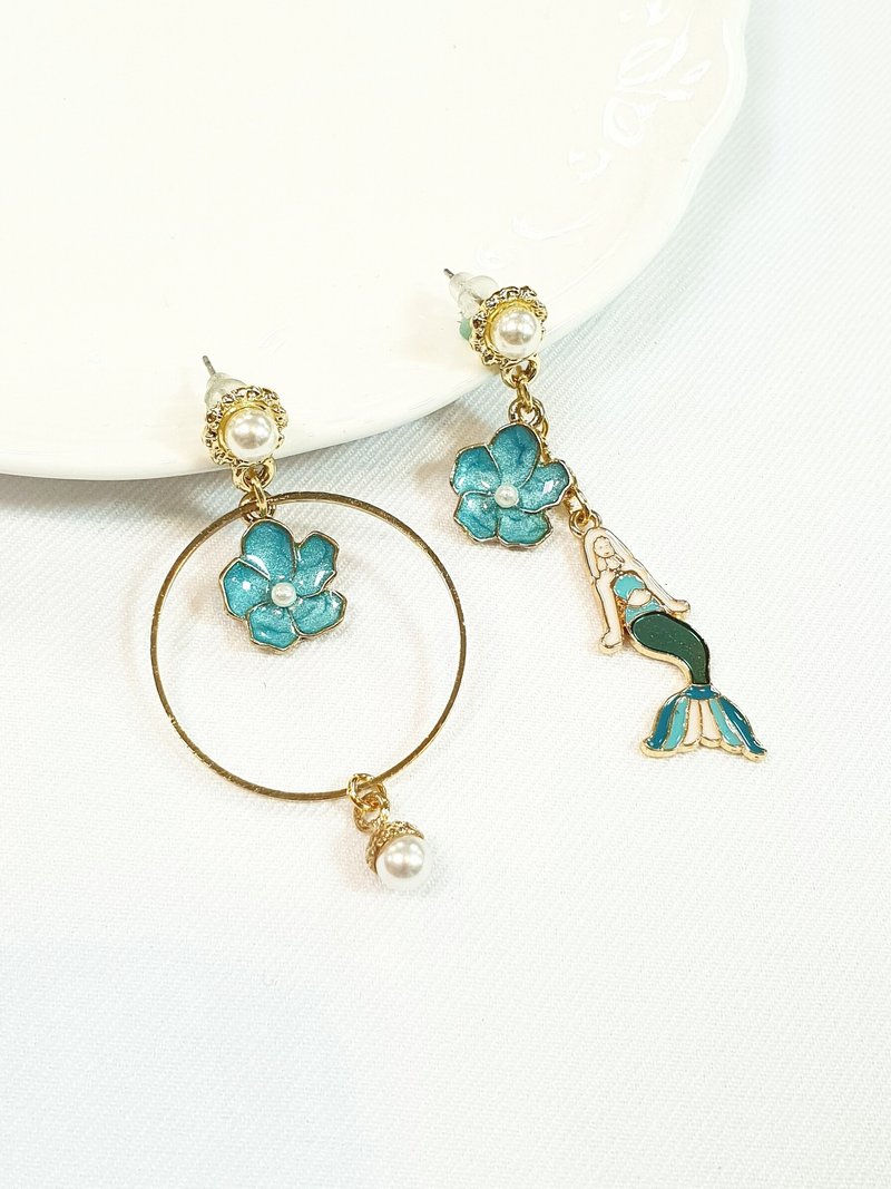 Paris*Le Bonheun。夏日美人鱼。珍珠耳针式耳环(可改简易夹式) - 耳环/耳夹 - 其他金属 绿色