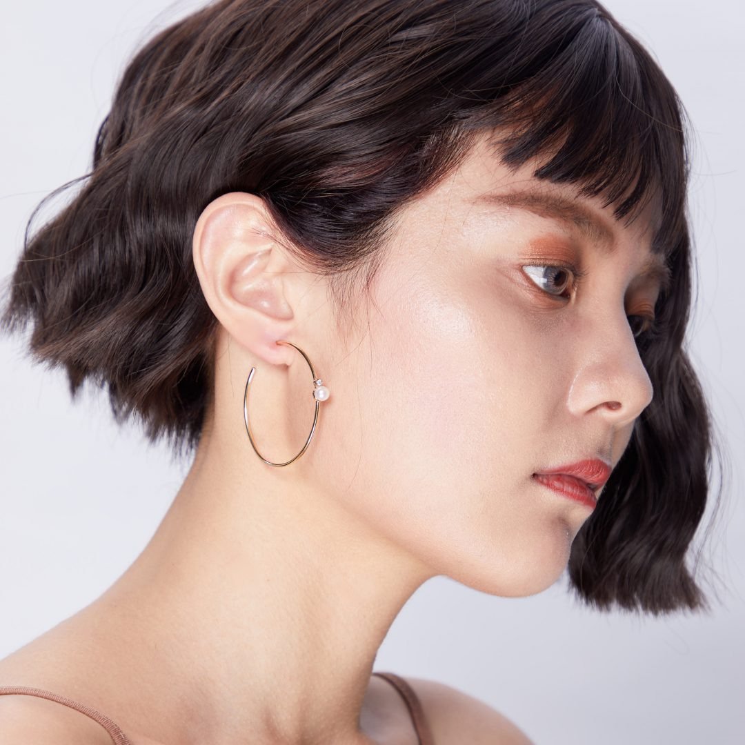 大圆圈珍珠开口耳环 925银厚镀18K金 Egal Pearl Earring - 耳环/耳夹 - 珍珠 金色