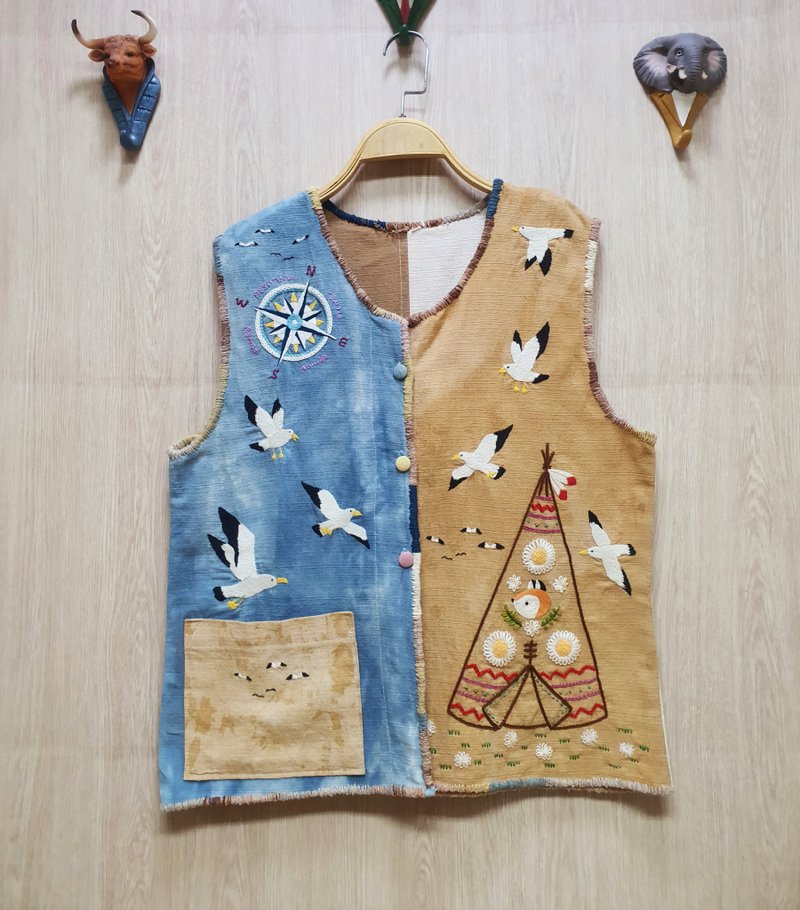 手工刺绣衬衫、棉布、天然染料、花卉、狐狸、蘑菇 - 女装上衣 - 绣线 卡其色