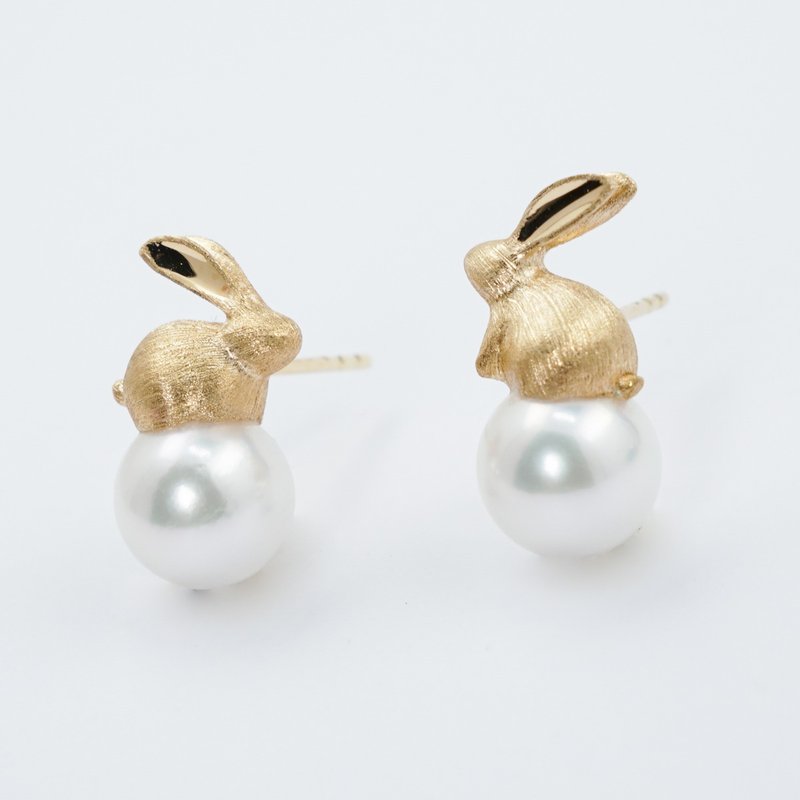 【前兔无量】CJ Design 18K黄金 天然海水珍珠兔年新年耳钉 - 耳环/耳夹 - 贵金属 金色