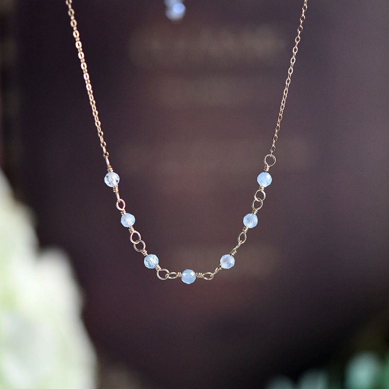 Build a happy family, angel Stone petite aquamarine necklace with adjuster March birthstone - 项链 - 宝石 蓝色