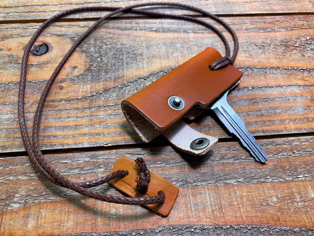 OTONA Light Brown adult mosquito key chain of that person who likes chocolate OKK-BBB-B for the handle of the bag - 钥匙链/钥匙包 - 真皮 咖啡色