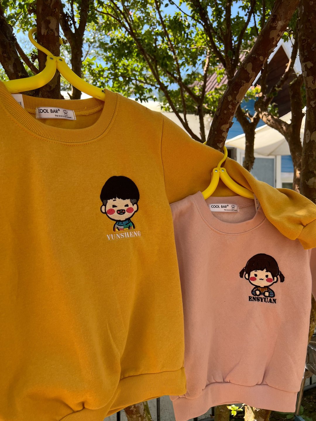 蜡笔风头像刺绣【定制化刺绣衣服】 亲子装 情侣 团体服 - 女装上衣 - 棉 白色