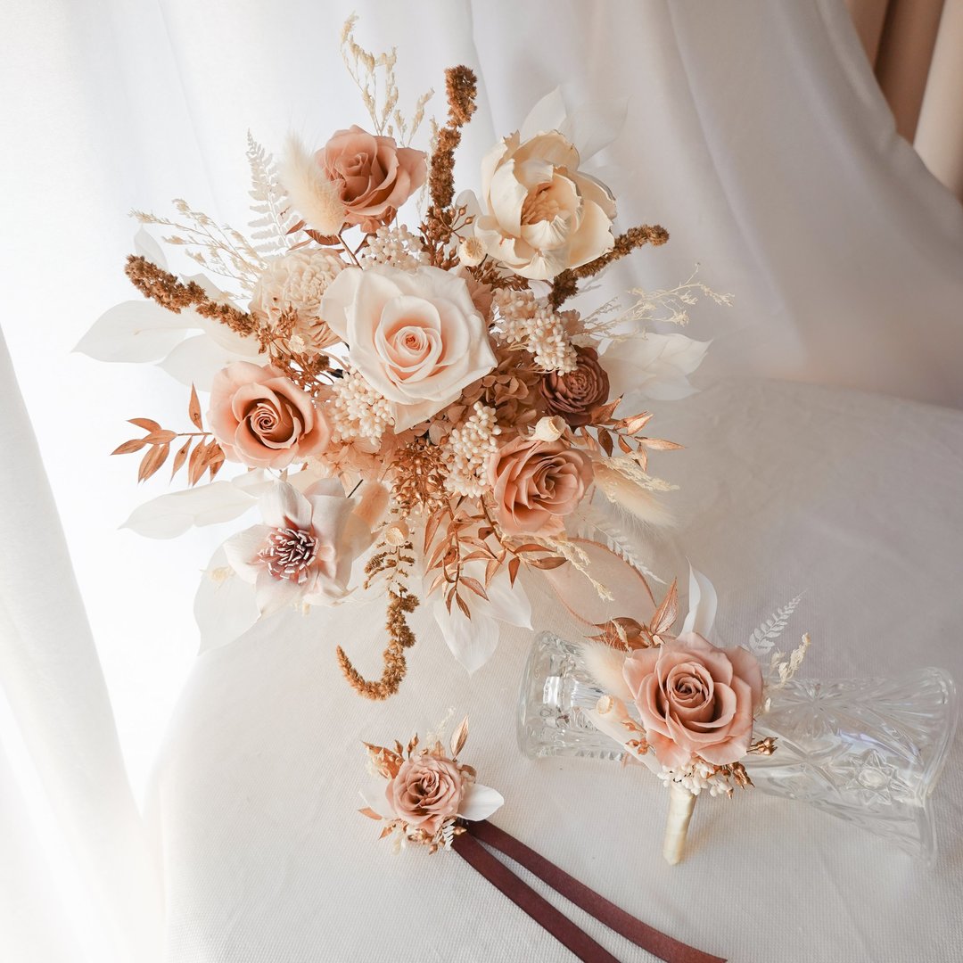 【婚礼捧花】香槟金永生花婚礼套组 (含捧花、手腕花、胸花) - 干燥花/捧花 - 植物．花 金色