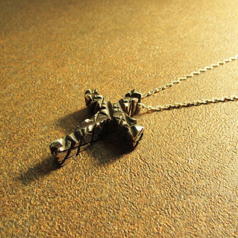 cross c necklace_十字架c项链 | 925银 限量 设计师手做 - 项链 - 银 银色