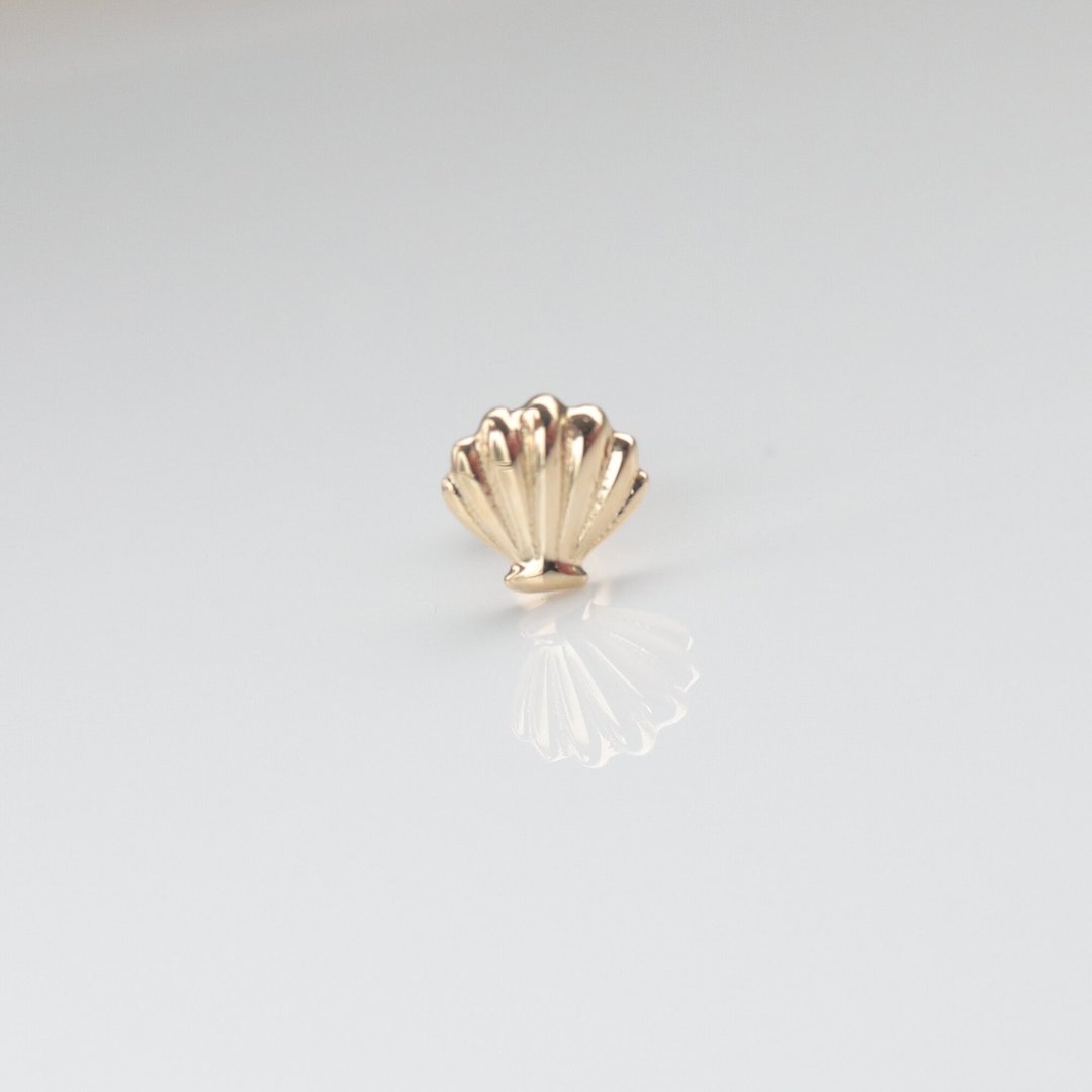 14K 金贝壳锁珠耳环 (单个)耳骨 耳窝 不退色 - 耳环/耳夹 - 贵金属 金色