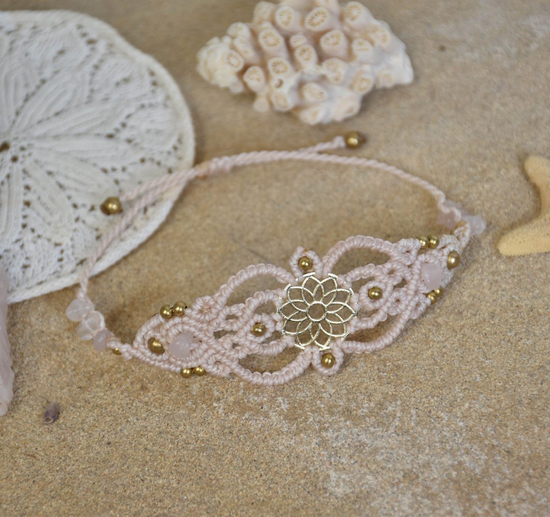 flower mandala macrame bracelet, bohemian gemstone bracelet - 手链/手环 - 宝石 白色