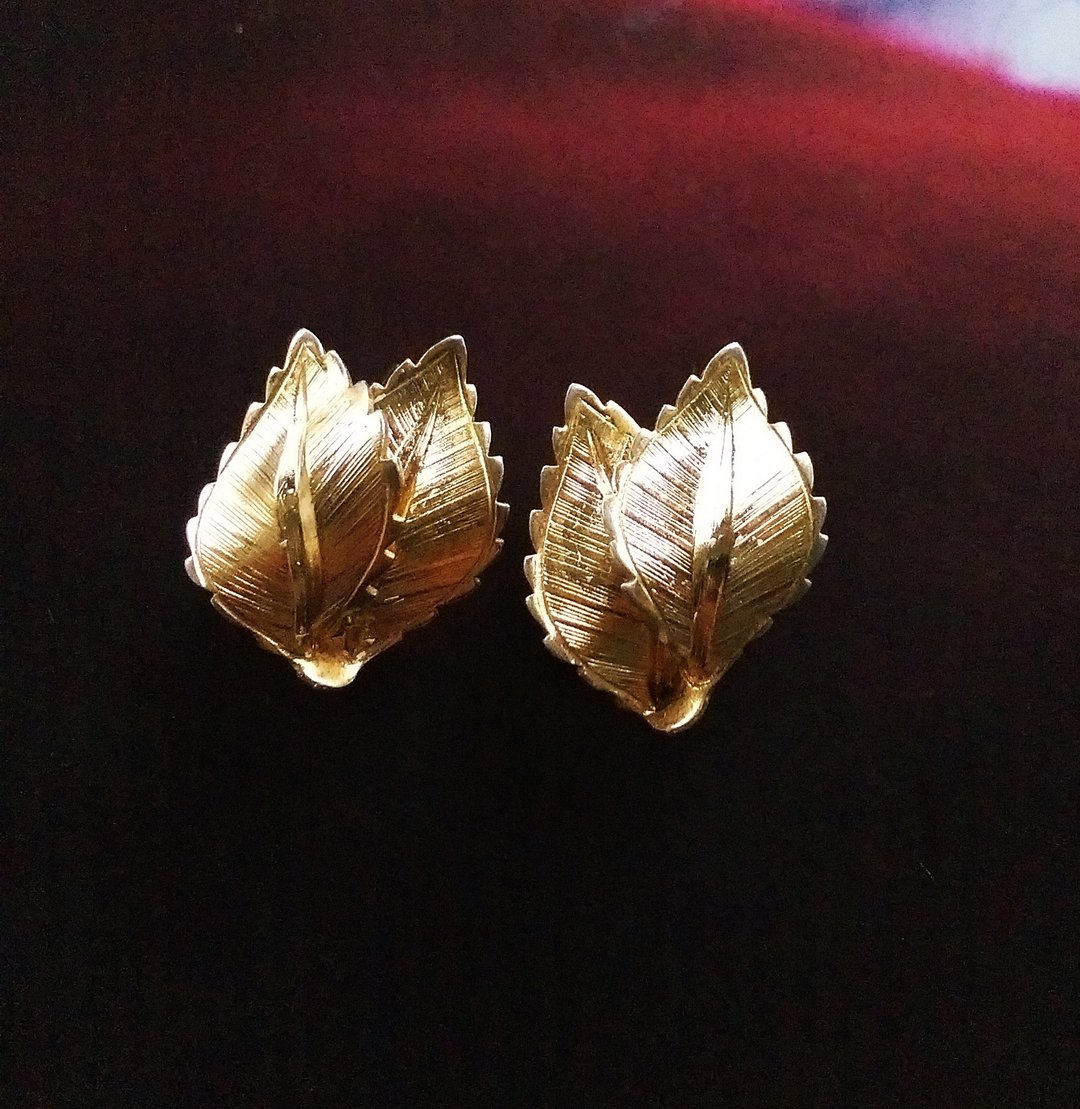 Vintage Jewelry 西洋古董饰品 Giovanni 金色调 玫瑰叶 夹式耳环 - 耳环/耳夹 - 其他金属 金色
