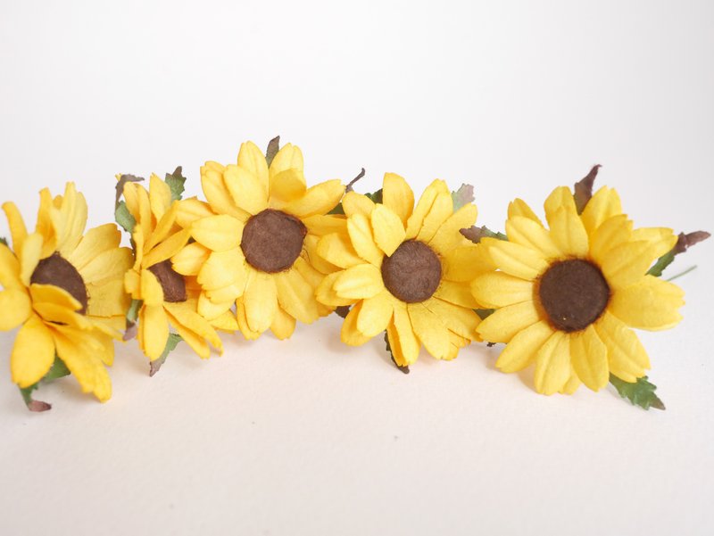 Paper Flower, 25 pieces DIY small daisy flower size 4.5 cm., yellow color - 其他 - 纸 黄色