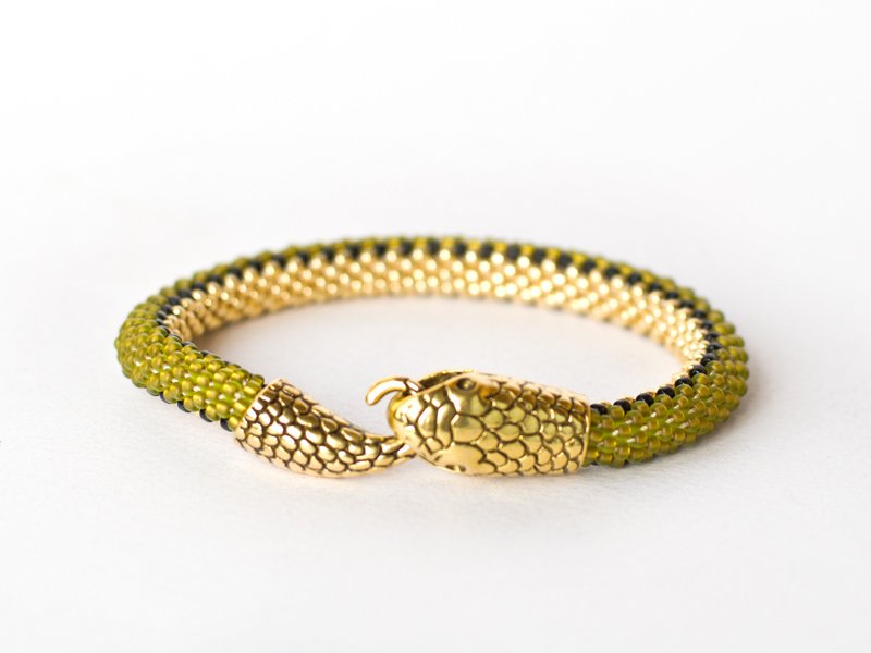 Khaki snake bracelet for women, Olive green bracelet, Beaded bracelet, Ouroboros - 手链/手环 - 玻璃 