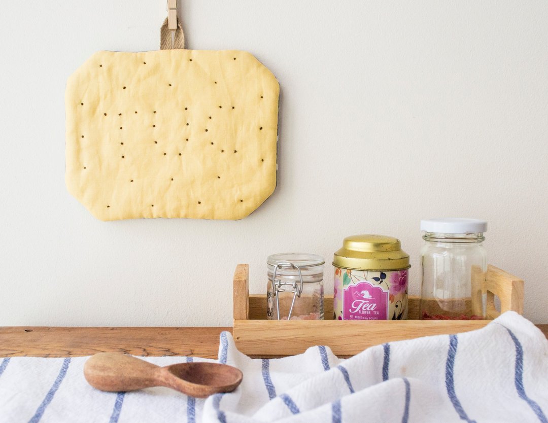 TUC Cracker Linen Trivet cum Pot Holder - 杯垫 - 棉．麻 黄色