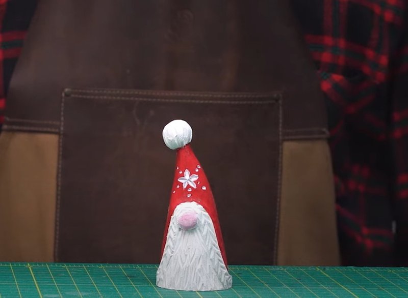 DIY 手作雕刻材料包-红帽小矮人 - 木工/竹艺/纸艺 - 木头 咖啡色