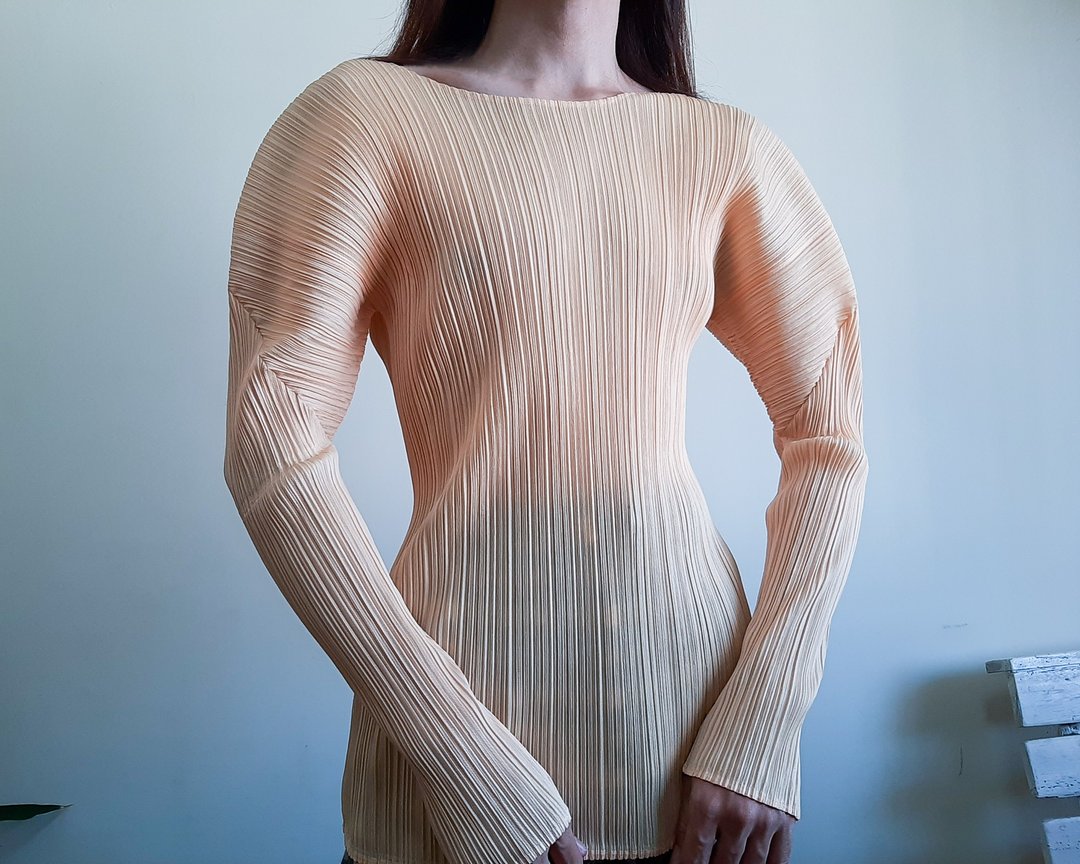 ISSEY MIYAKE 褶皱上衣 淡橙色衬衫 MIYAKE 上衣 尺码 S M - 女装衬衫 - 聚酯纤维 橘色