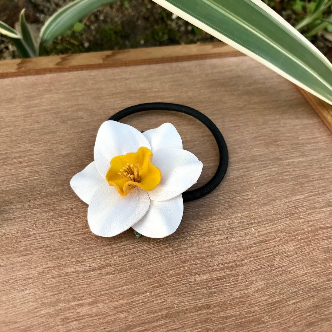 【幸福无限】皮革水仙花发圈 - 发饰 - 真皮 白色