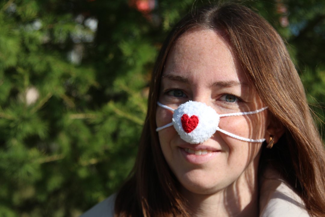 Funny gift for her nose warmer heart new years party mimi gift, neighbor gift. - 帽子 - 聚酯纤维 白色