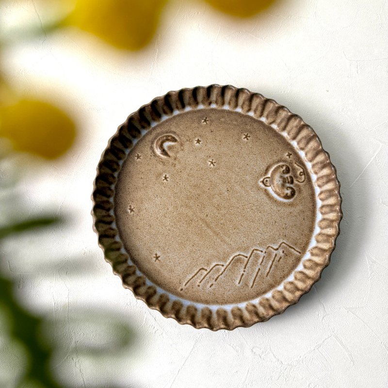 【 小丸 森林 浮雕 】 17厘米 波波皿 星空  鸟 山 蛋糕盘 - 盘子/餐盘/盘架 - 陶 咖啡色