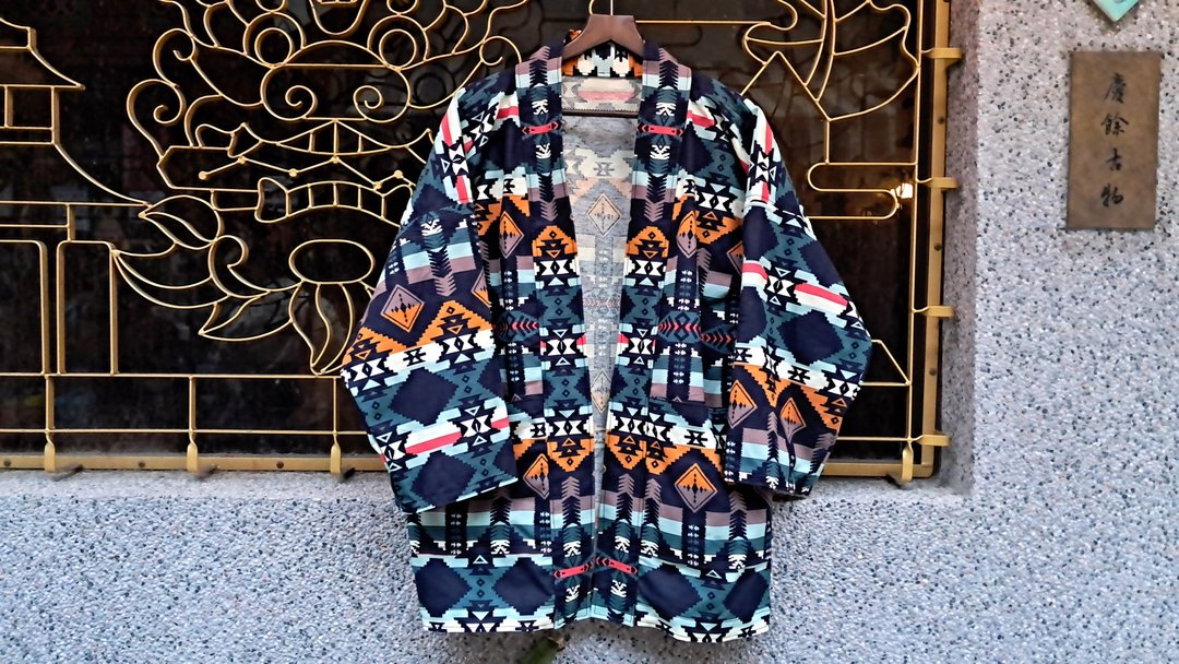 AMIN'S SHINY WORLD 印地安棉质撞色满版印花图腾 KIMONO - 男装外套 - 棉 多色