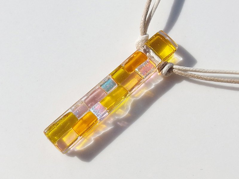 Aurora Glass (Aurora [Yellow]) Necklace [Can be changed to an aroma pendant] [Made to order] - 项链 - 玻璃 黄色