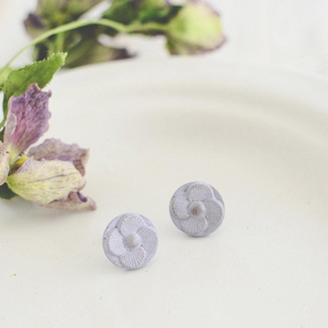 Oven clay earrings, Dogwood, Lavender - 耳环/耳夹 - 陶 紫色