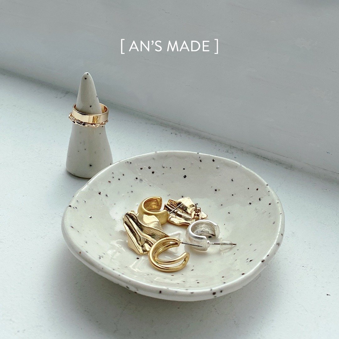 【赠陶瓷耳环】#ANSMADE 手工饰品盘组 - 花瓶/陶器 - 瓷 白色