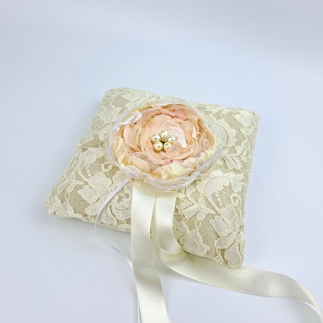 婚礼戒指枕 戒子座 结婚装饰 婚礼用品 RB001 - 戒指 - 丝．绢 银色
