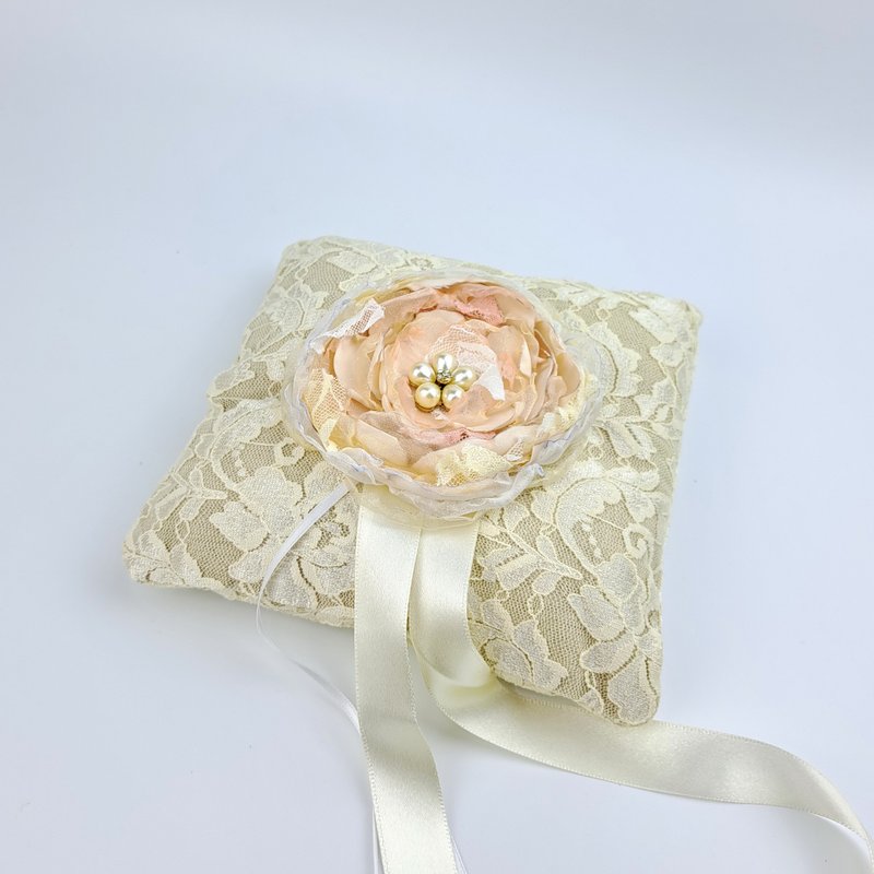 婚礼戒指枕 戒子座 结婚装饰 婚礼用品 RB001 - 戒指 - 丝．绢 银色