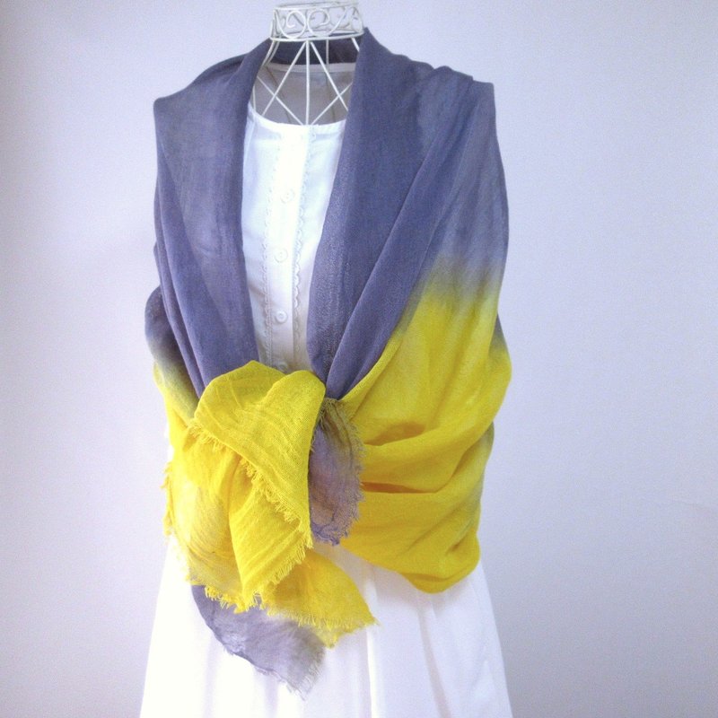 草木染・和纸・蚊帐织・大尺寸围巾_2・槐木与染料木染色・灰蓝色 - 围巾/披肩 - 纸 黄色