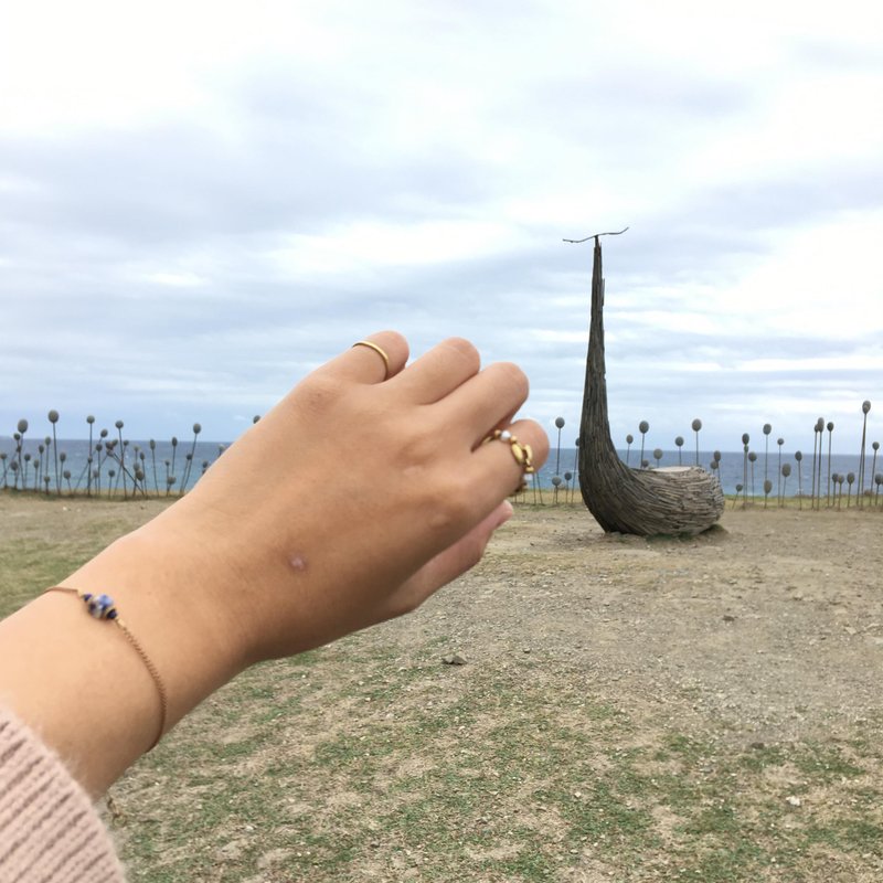 老林杂货 l 天然半宝石黄铜细手链 三色 苏打石/草莓晶/白松石 - 手链/手环 - 宝石 蓝色