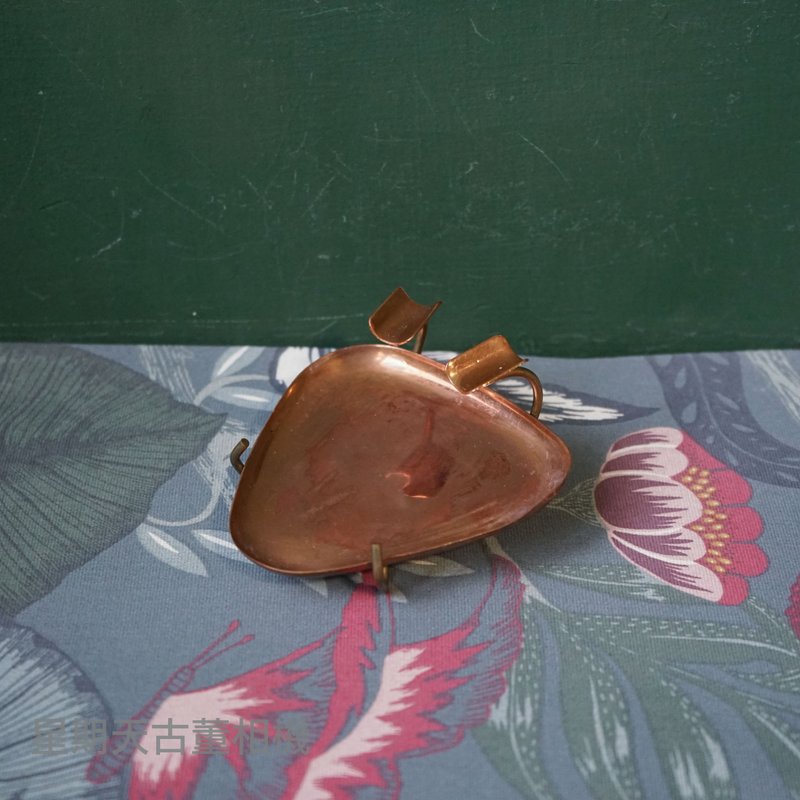 老件 特殊造型 金属烟灰缸 - 其他 - 其他材质 金色