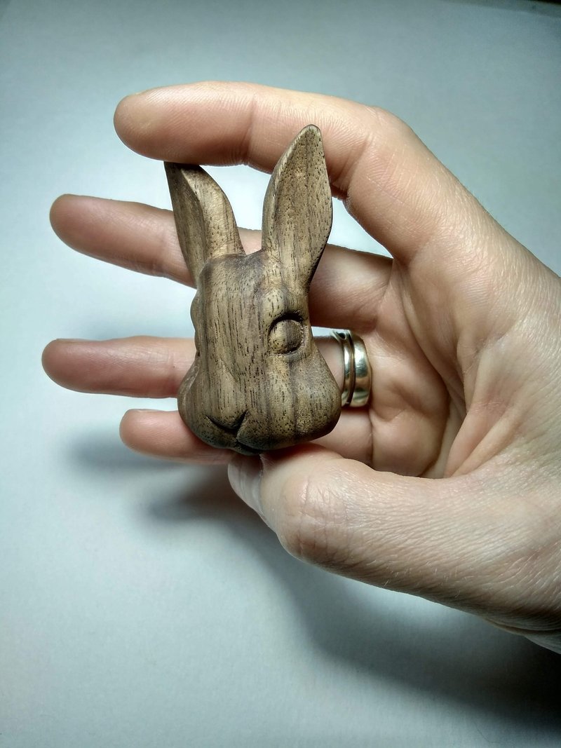 Brooch Hare - 胸针 - 木头 