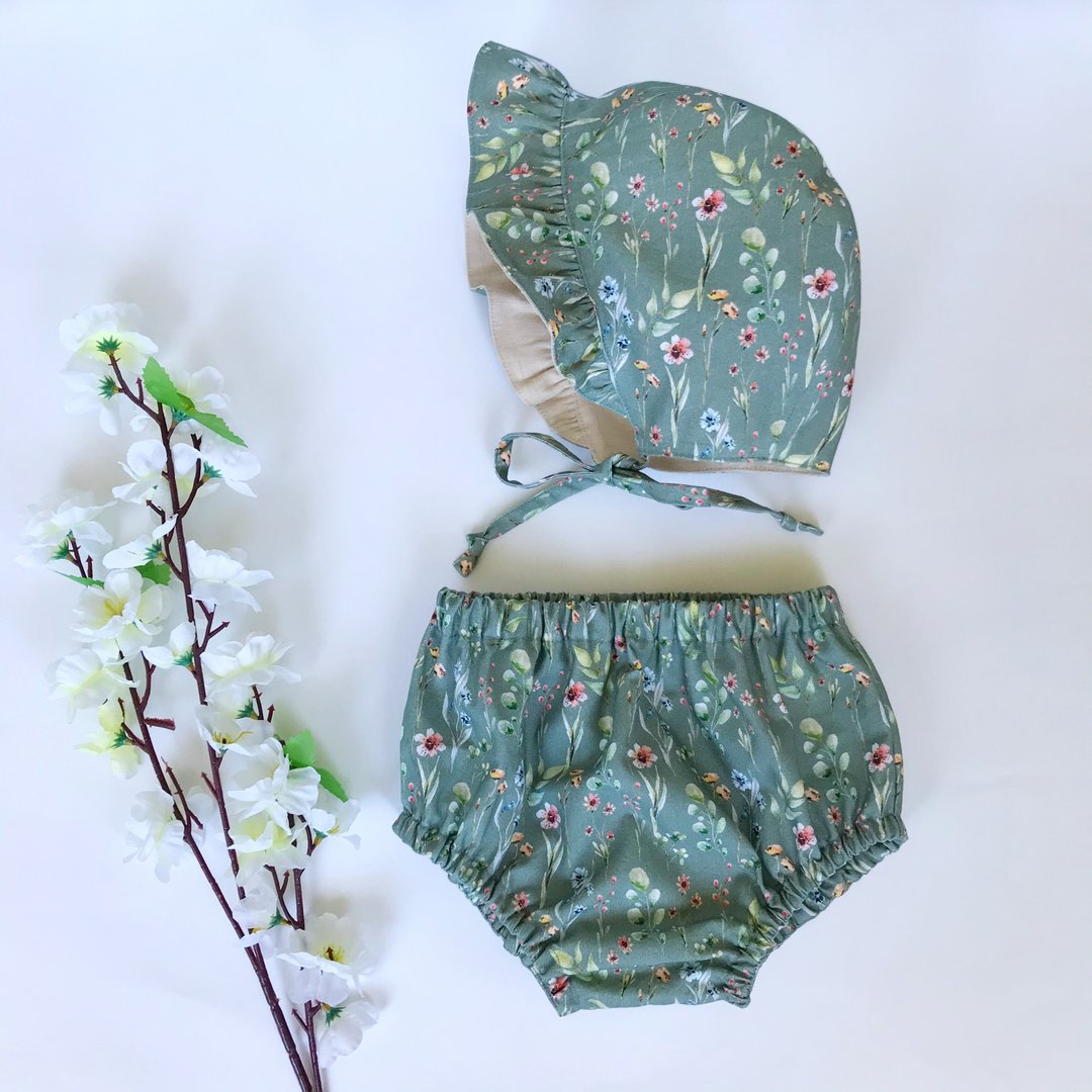 Green flowers bloomers and bonnet , ruffle linen bonnet , Reversible linen hat - 婴儿帽/发带 - 棉．麻 绿色