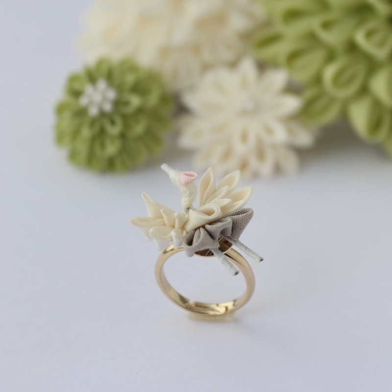 Ring kanzashi japanese crane pastel - 戒指 - 丝．绢 白色