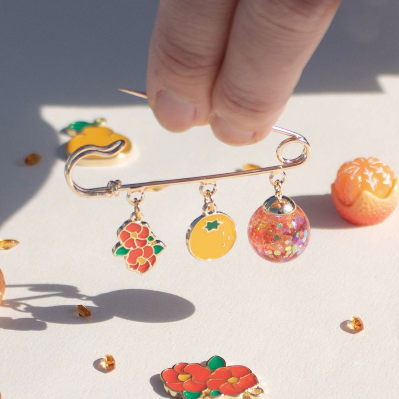 Tangerine Snowball Brooches - 胸针 - 玻璃 