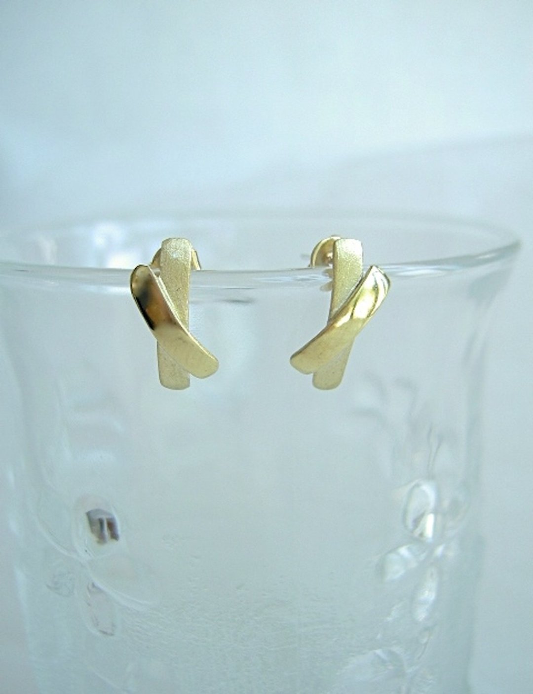 Cross earrings - 耳环/耳夹 - 铜/黄铜 金色