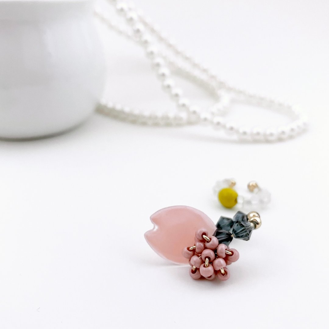 Yozakura petal ear cuff set - 耳环/耳夹 - 其他材质 粉红色