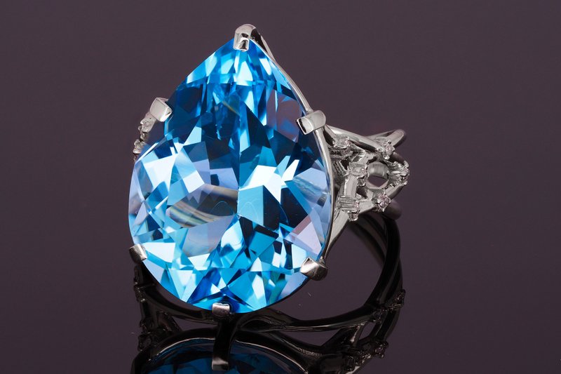 14 kt gold ring with topaz and diamonds - 戒指 - 贵金属 金色