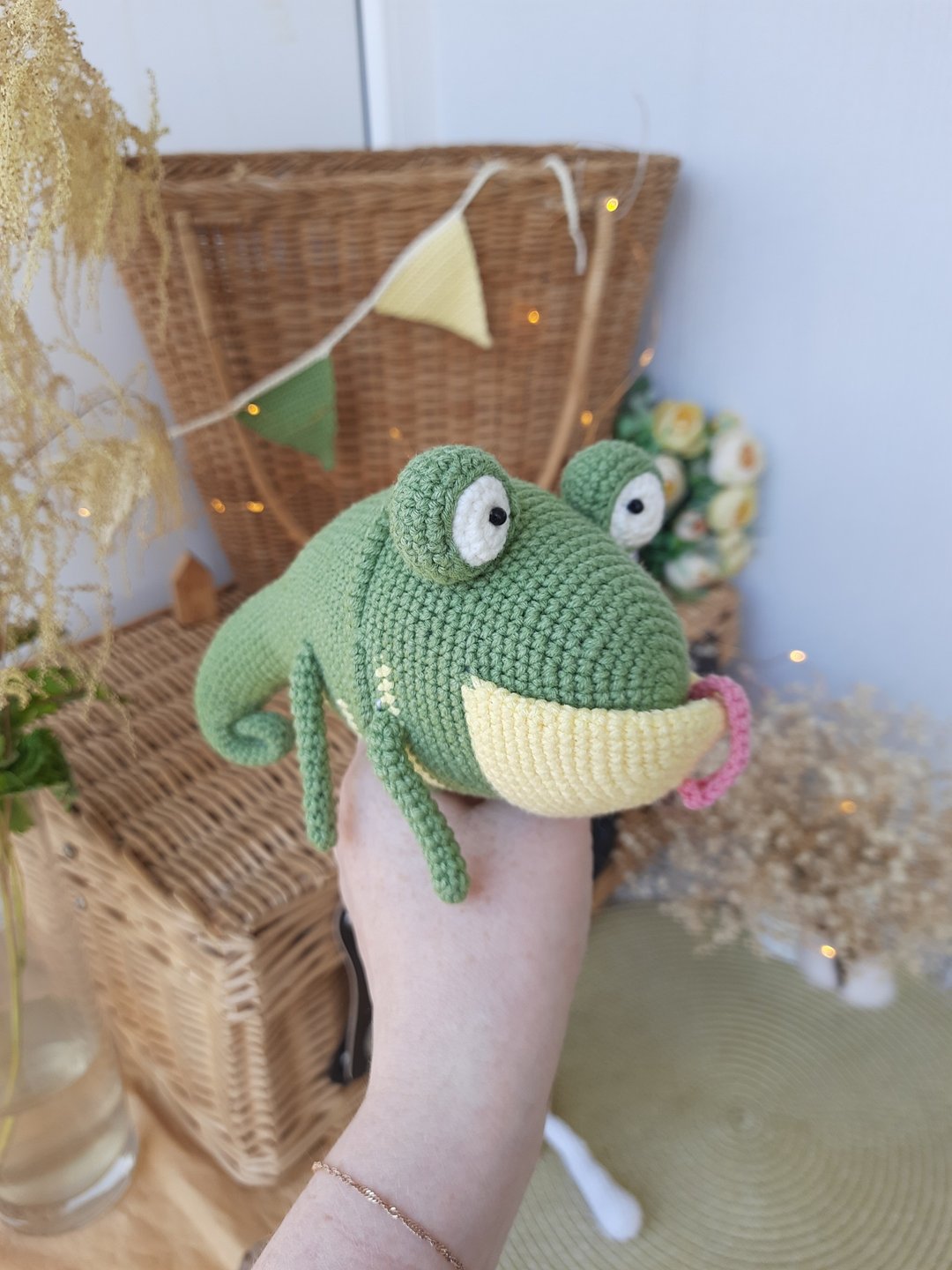 Soft toy lizard. Green lizard crocheted from cotton yarn. 5 inches tall. - 玩具/玩偶 - 棉 绿色