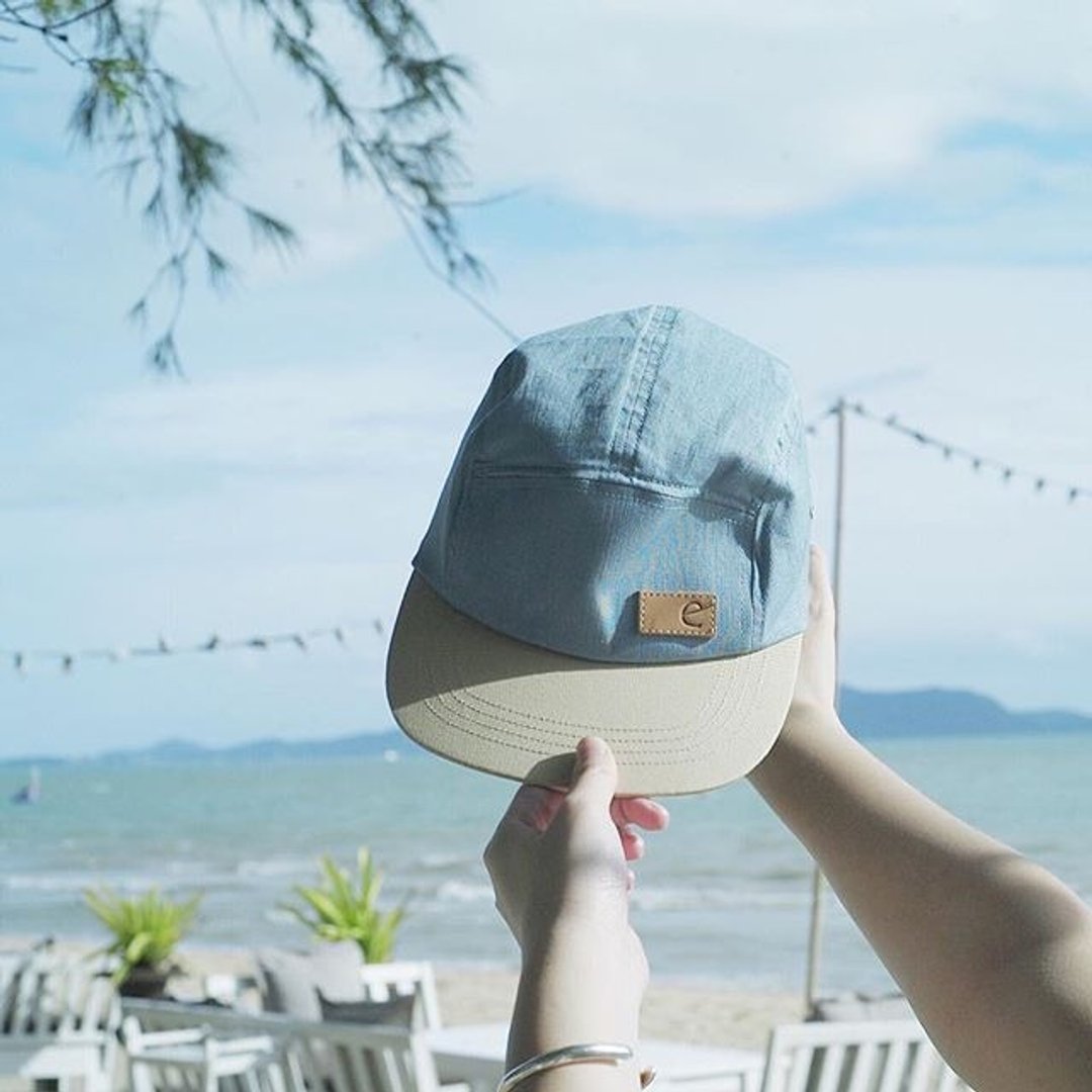 blue and beige 5panel cap - 帽子 - 棉 蓝色