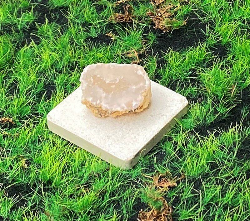 玛瑙爱心白晶洞 // 白水晶 // 天然原矿 // 招财开运 // 快速出货 - 摆饰 - 水晶 多色
