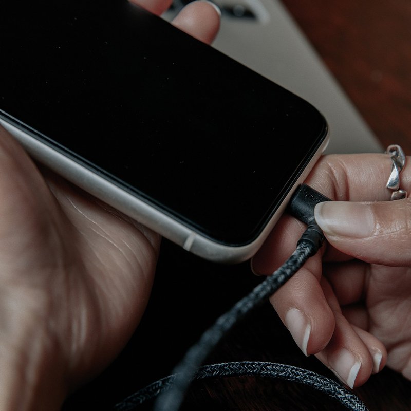 Fun Cable USB-C to Lightning 0.9m 咖啡纱充电线 - 充电宝/传输线 - 环保材料 黑色