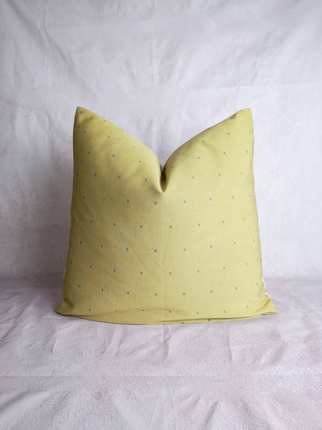 ESAN handwoven polka dot pillow, Minimal pillow - 枕头/抱枕 - 棉．麻 黄色