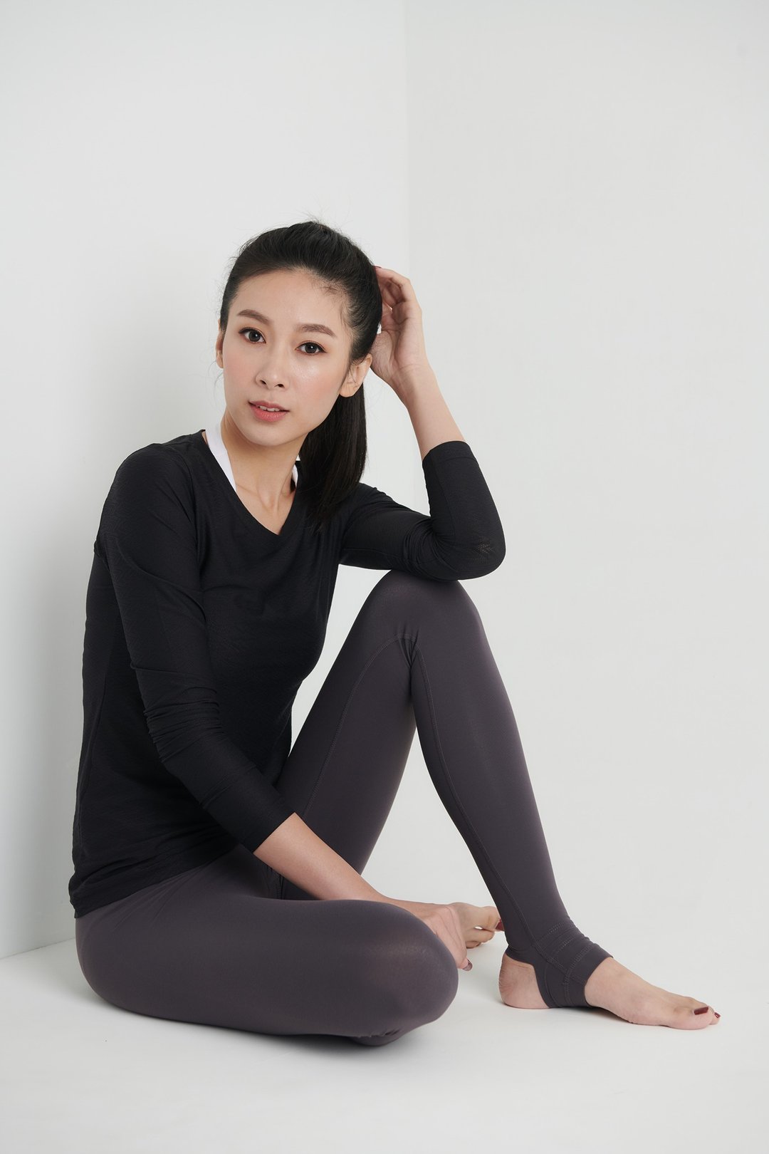 春夏穿搭【Yoga Flow】Ula Tshirt-Black 快速出货 - 女装瑜珈服 - 聚酯纤维 