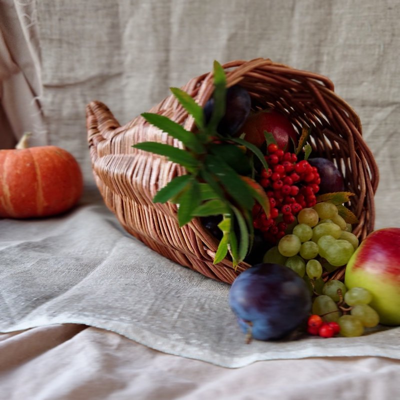 Wicker cornucopia basket for holiday table decor. Wedding centerpiece. - 餐垫/桌巾 - 环保材料 咖啡色
