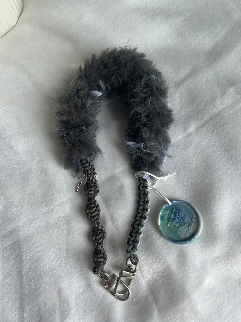 仿皮草手机腕链 - 挂绳/吊绳 - 其他材质 